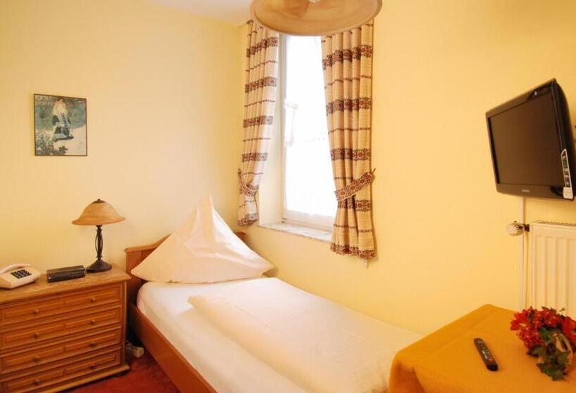 هتل Münchner Löwenbräu