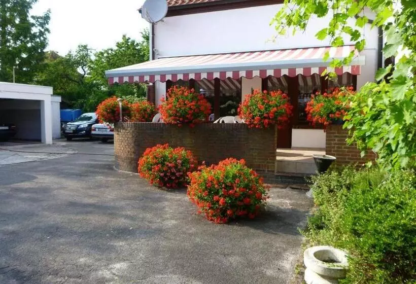 ホテル Pension Stöber