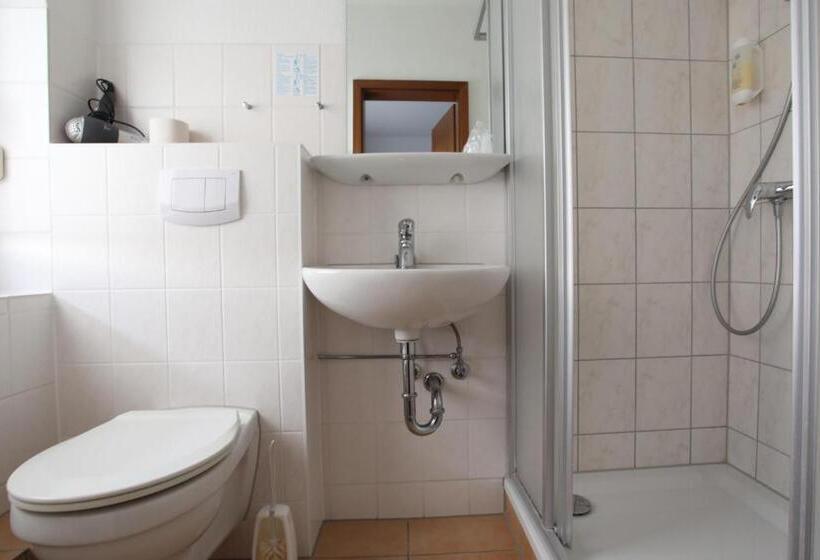 호텔 & Restaurant Am Wasser