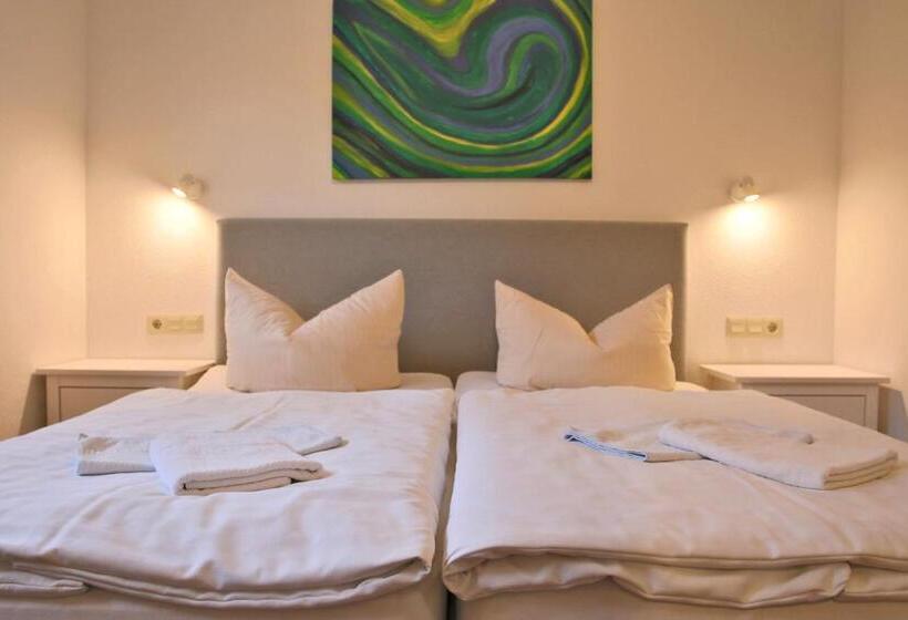 호텔 & Restaurant Am Wasser