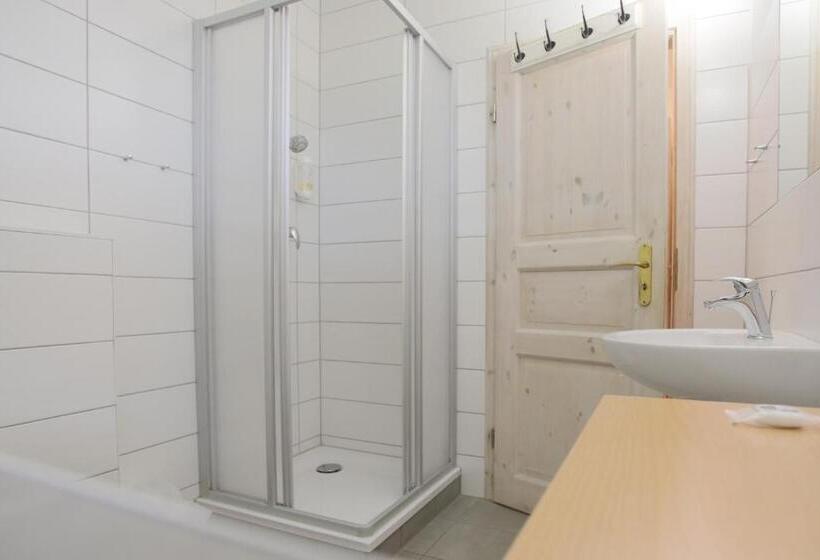 호텔 & Restaurant Am Wasser