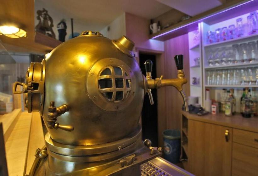 호텔 & Restaurant Am Wasser