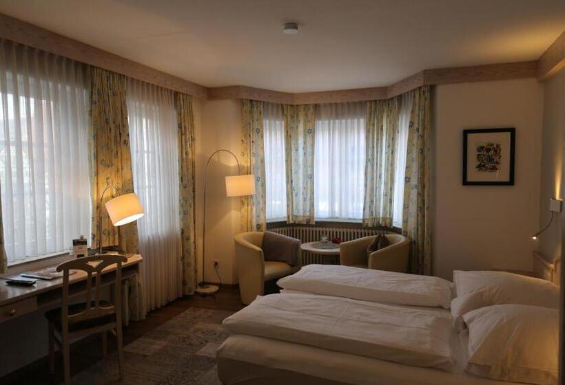 בית מלון כפרי Restaurant & Metzgerei Rößle