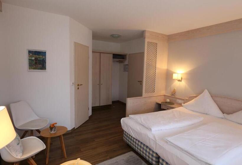 בית מלון כפרי Restaurant & Metzgerei Rößle