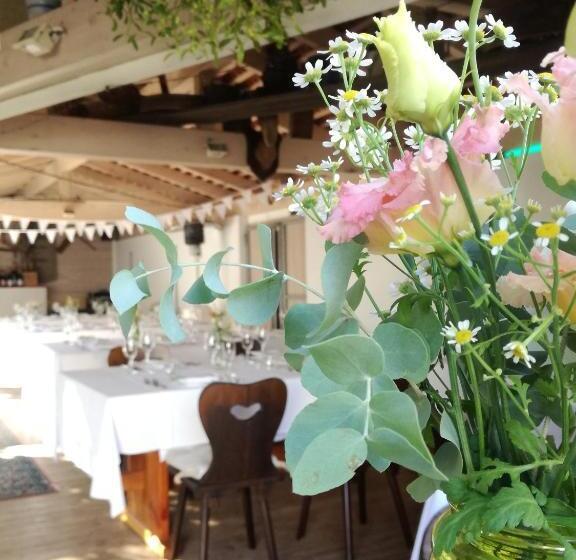 בית מלון כפרי Restaurant & Metzgerei Rößle