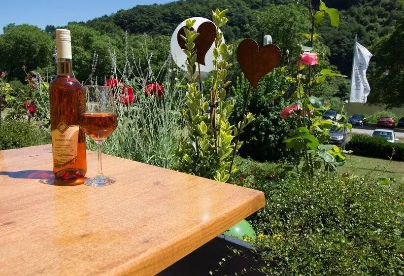 Hotelli Restaurant Sonnenlay
