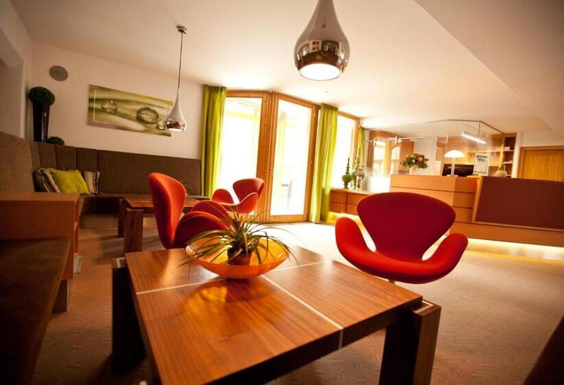 هتل Und Appartementhof Waldeck