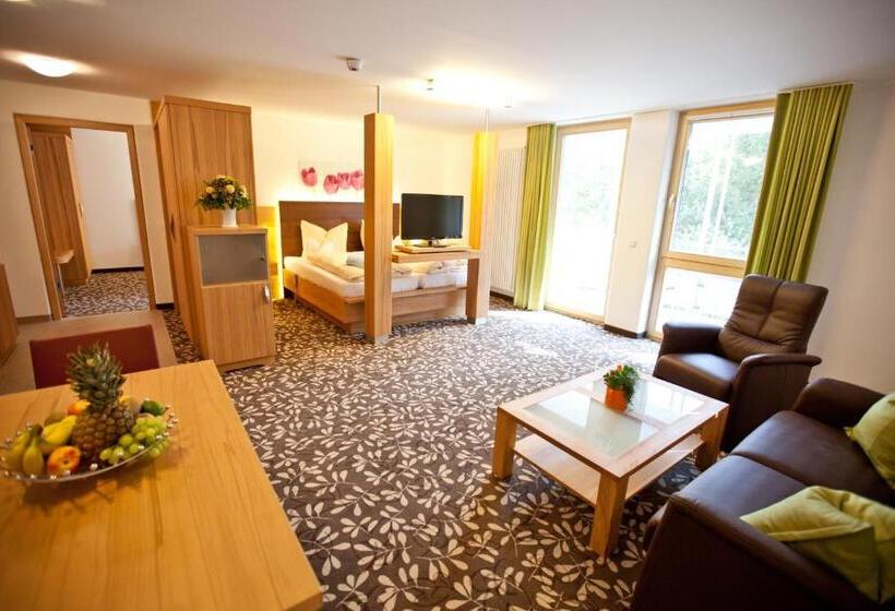 هتل Und Appartementhof Waldeck