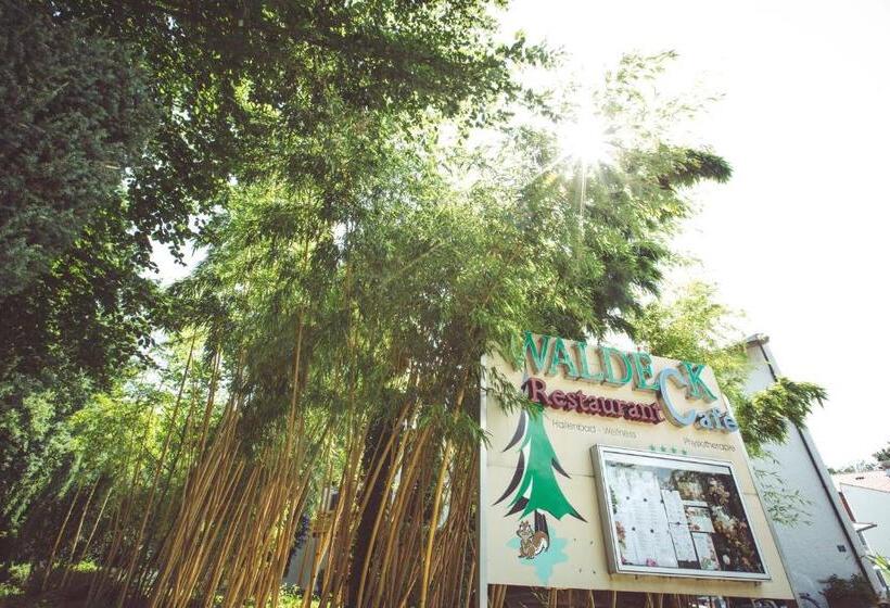 هتل Und Appartementhof Waldeck