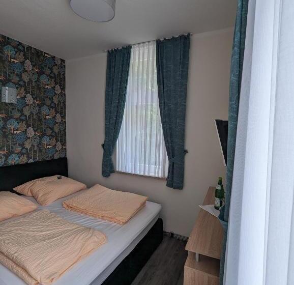 Waldgasthaus & Berghotel Steinerne Renne