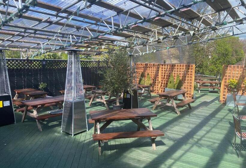 مبيت وإفطار The White Swan, Yeadon