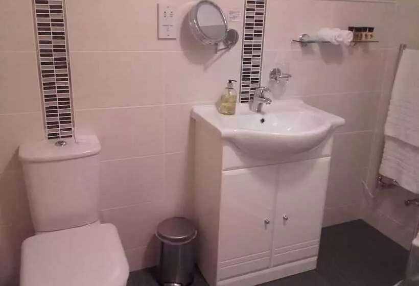 Eastdale Bed And Breakfast