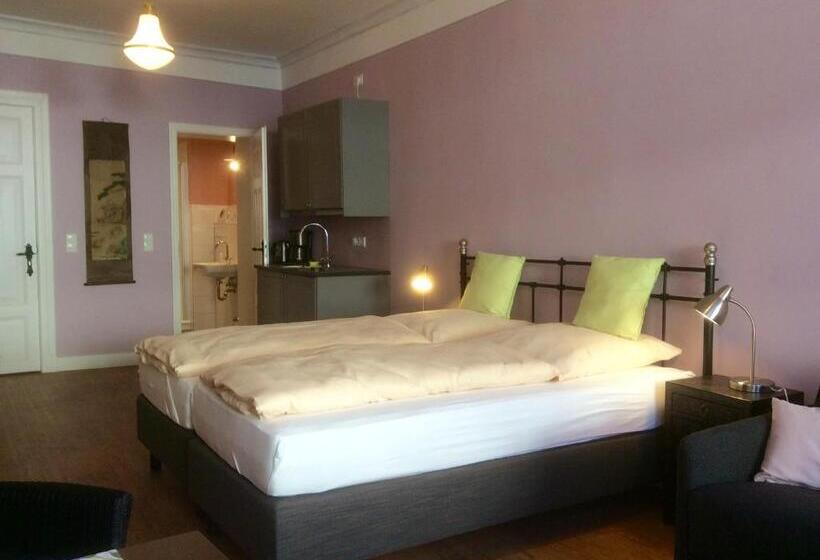 Отель Hugos Haus & Berthas Haus