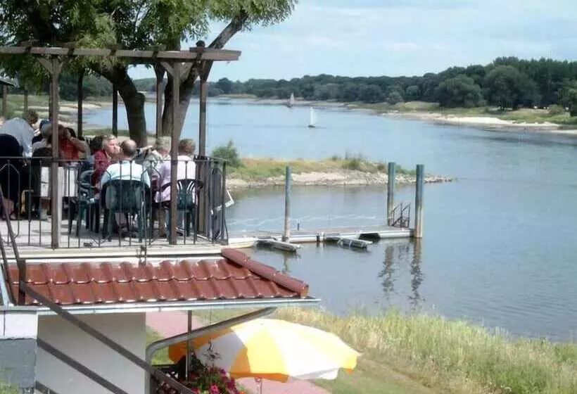ホテル Elbterrassen Zu Brambach