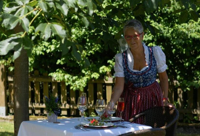 בית מלון כפרי Landgasthof Hirsch