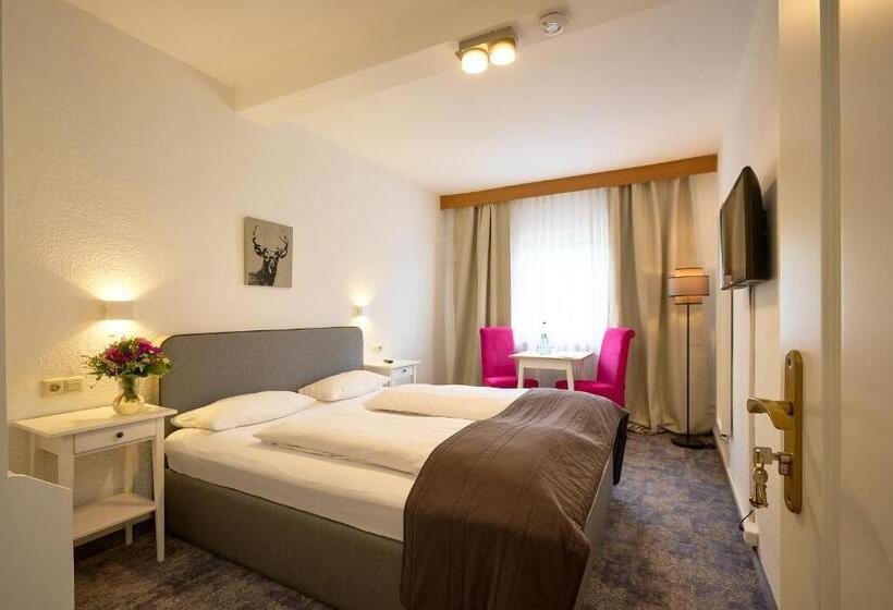 בית מלון כפרי Landgasthof Hirsch