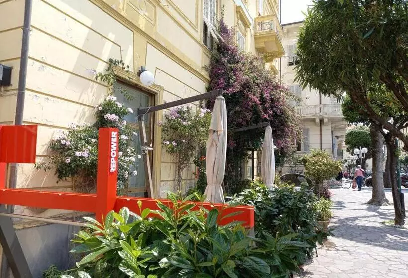 هتل Miramare
