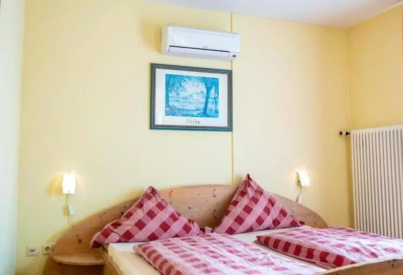 Hotelli Rheintal