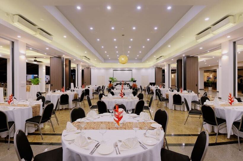 هتل Tanoa International Dateline