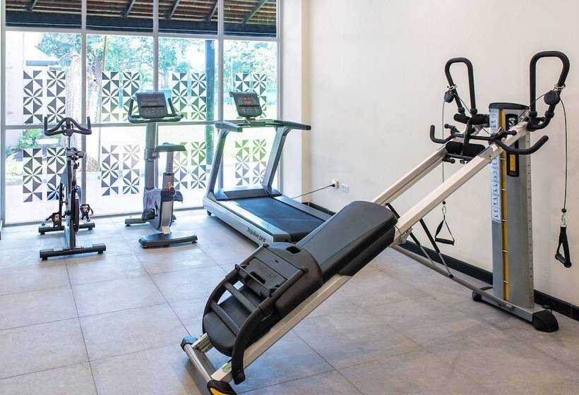 هتل Tanoa International Dateline