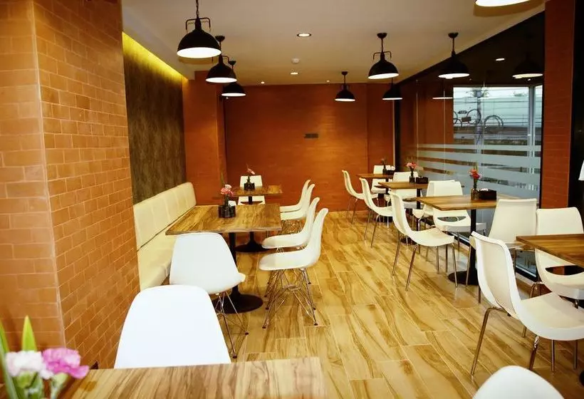 هتل The Change Suites Korat
