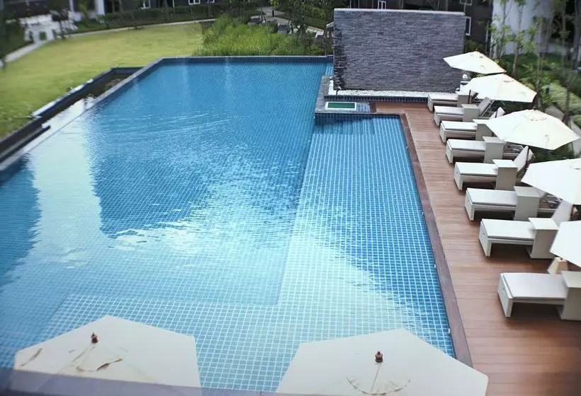 هتل The Change Suites Korat