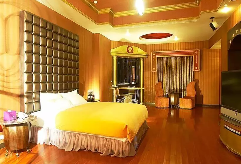Royal Group Motel Nan Tse Branch