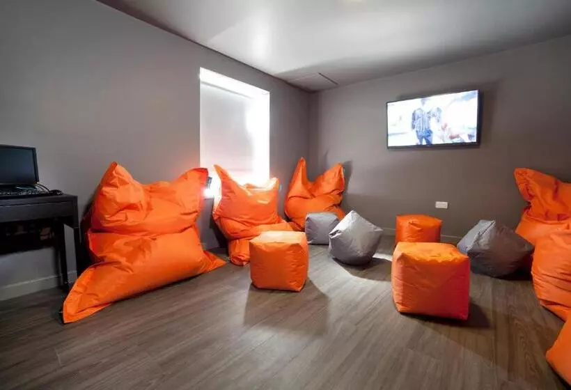 Sleeperdorm   Hostel