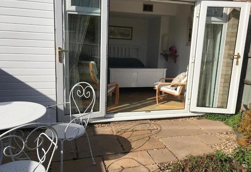 Bed and Breakfast Garden Studio