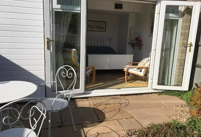 Bed and Breakfast Garden Studio