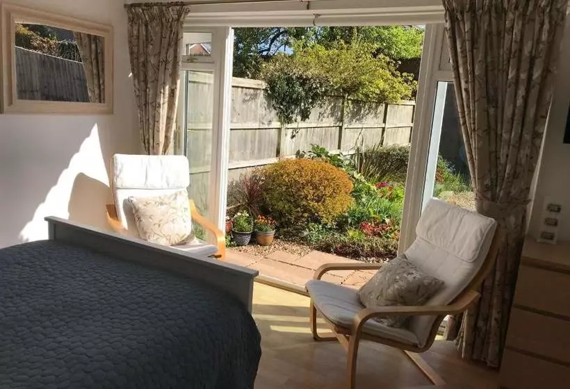 Bed and Breakfast Garden Studio