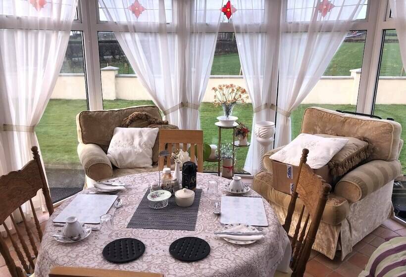 تختخواب و صبحانه Lisnagalt Lodge