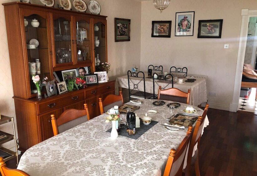 تختخواب و صبحانه Lisnagalt Lodge