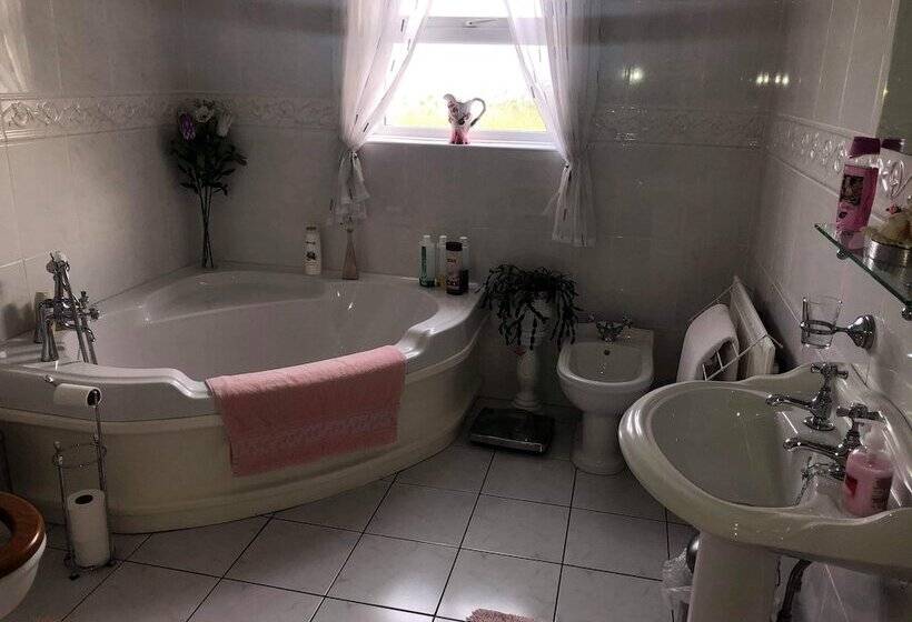 تختخواب و صبحانه Lisnagalt Lodge