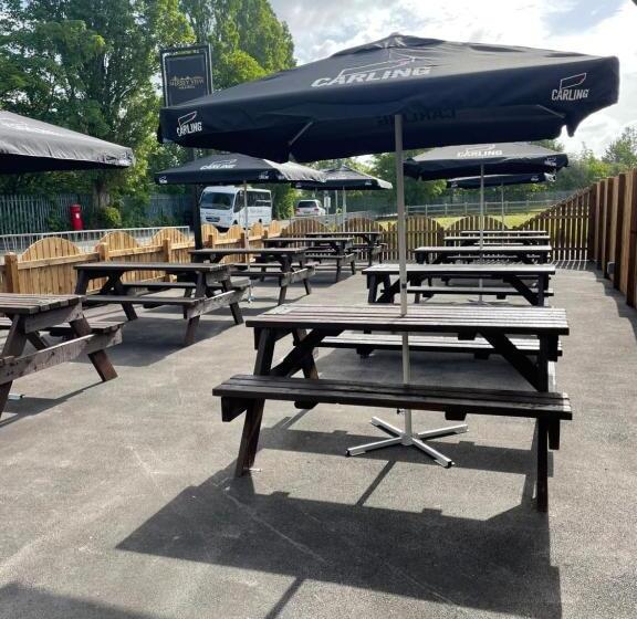 צימר Mersey View Hotel & Pub