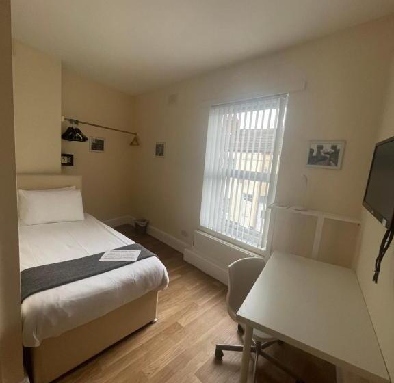 צימר Mersey View Hotel & Pub