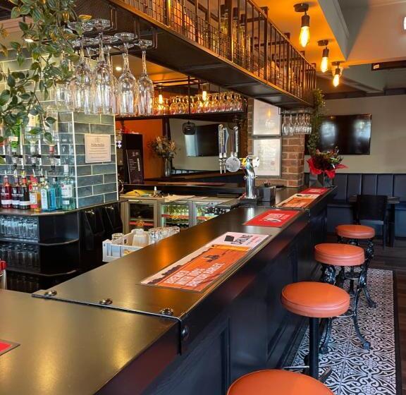 צימר Mersey View Hotel & Pub