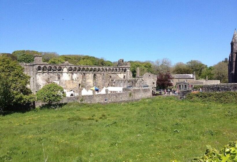 Ramsey House   Luxury Licensed B&b   Parking And Guest Lounge