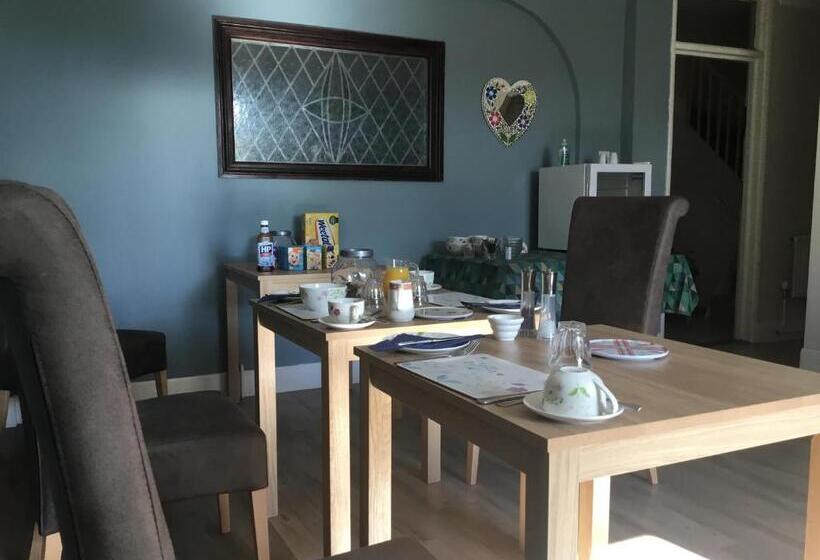 민박 The Coventry Guest House