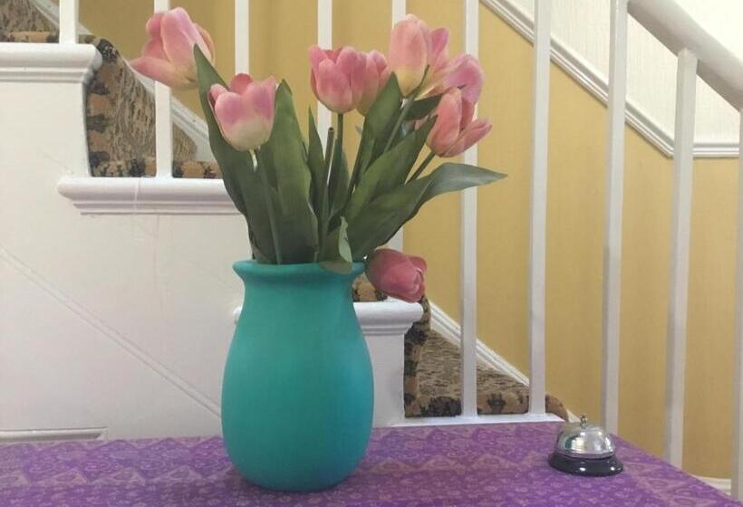 민박 The Coventry Guest House