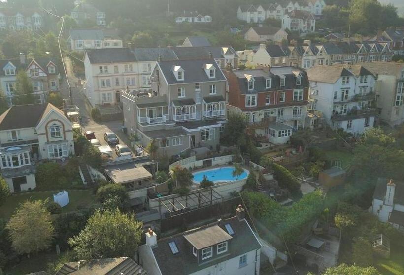 Nocleg ze śniadaniem The Poplars Guest House