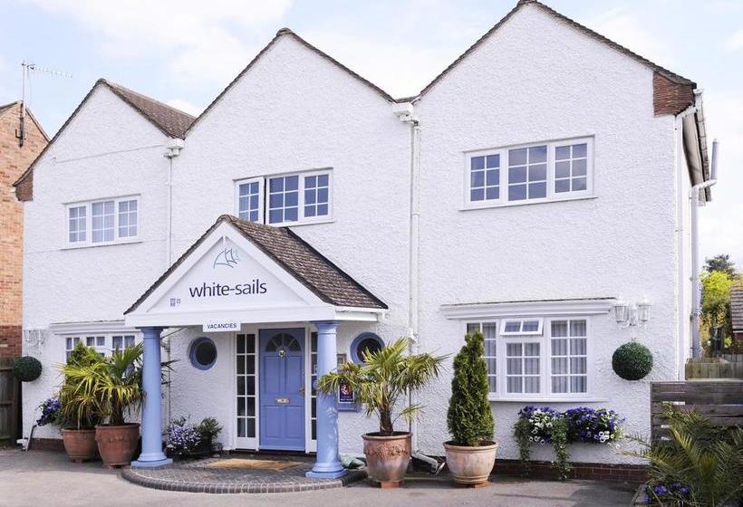 مبيت وإفطار White Sails