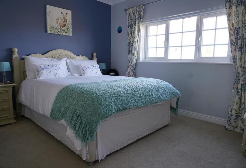 مبيت وإفطار White Sails