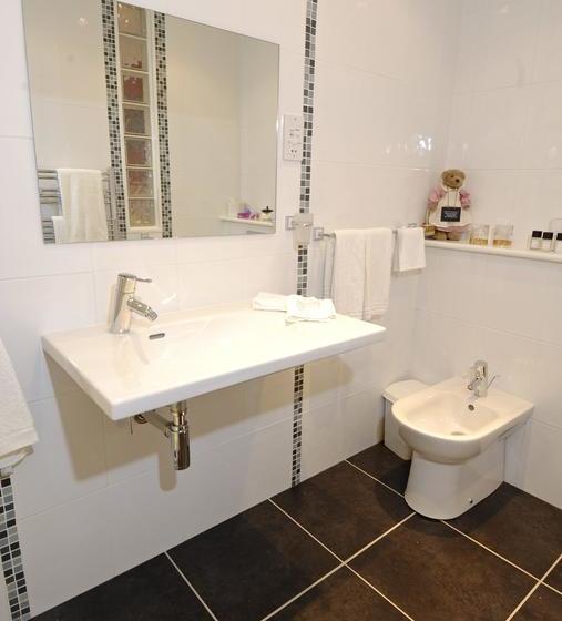 مبيت وإفطار White Sails