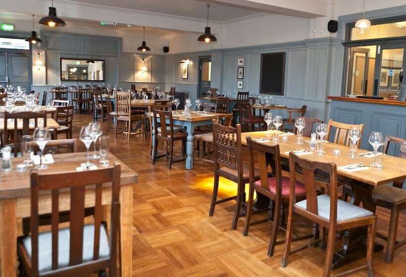 בית מלון כפרי The Bath Arms