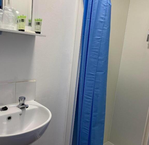 בית מלון כפרי The Black Swan