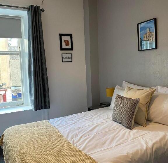 בית מלון כפרי The Black Swan