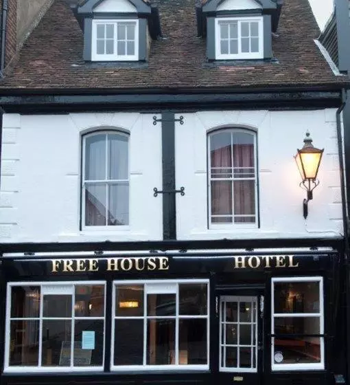 ホテル The Golden Lion Wetherspoon