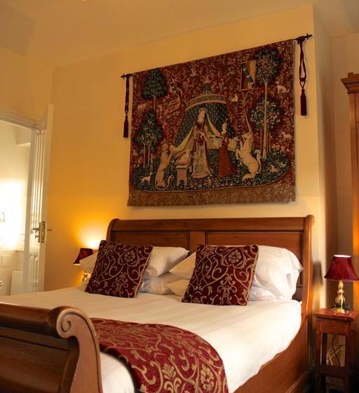 Llansabbath Country Farmhouse B&b