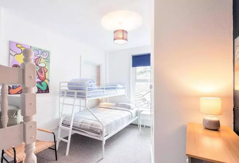 Ocean Backpackers Self Catering Hostel